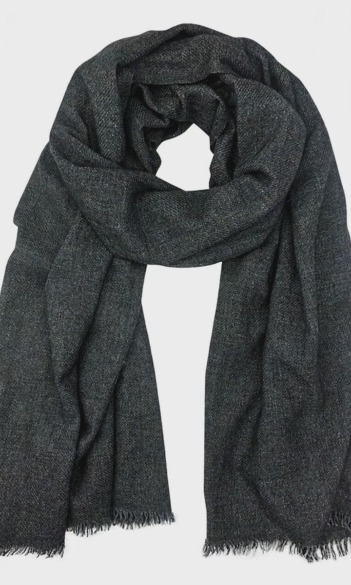 Luxurious Black Handloom Cashmere Scarf for Ultimate Comfort