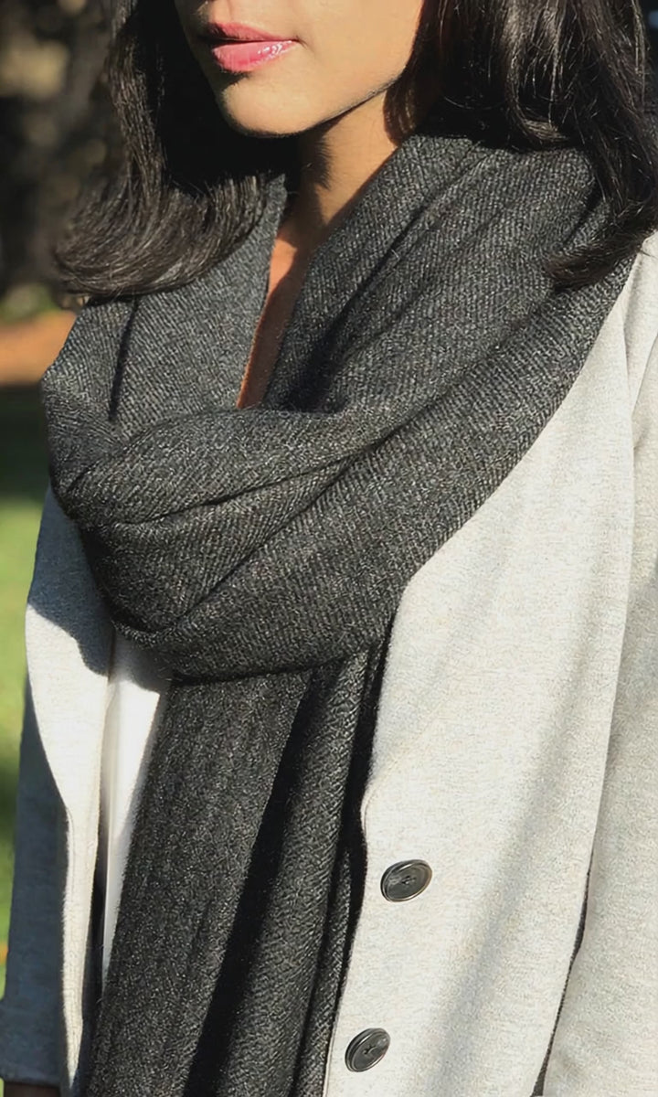 Charcoal Handloom Cashmere Scarf in Luxurious Himalayan Cashmere